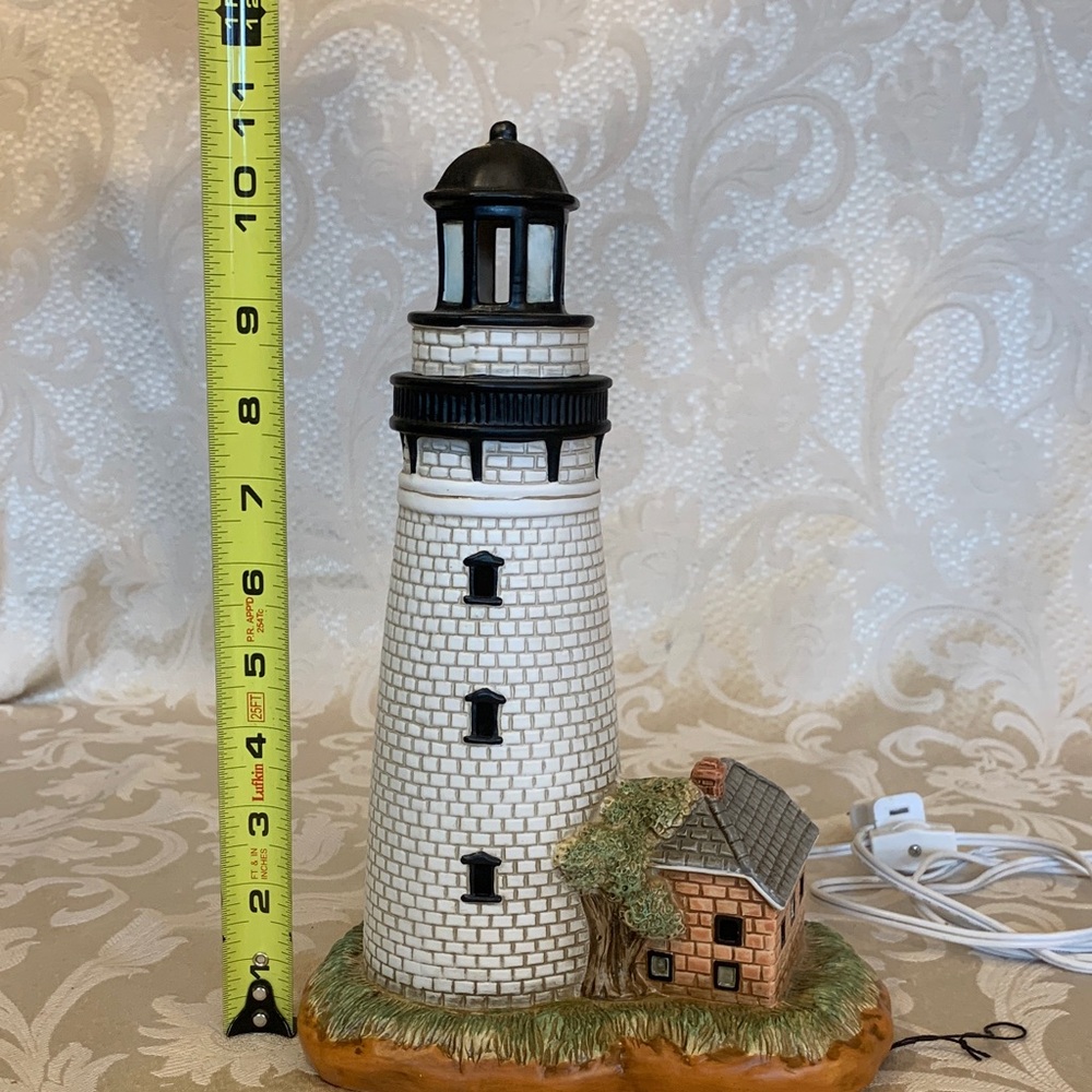 St Simons Island Lighthouse , lamp with switched cord hand painted - Picture 7 of 9